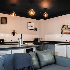 https://storthes-hall-park.yorkshirehotels.net
